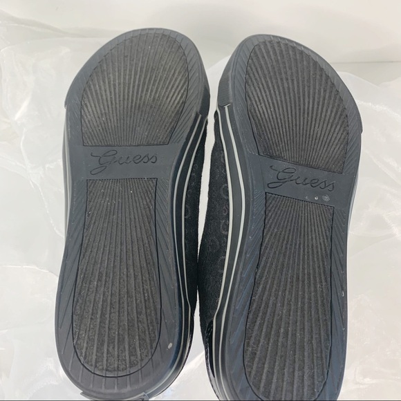 Guess Black Monogram zipper an d Leather Accent Flat Shoe! Size 10M - Picture 10 of 10